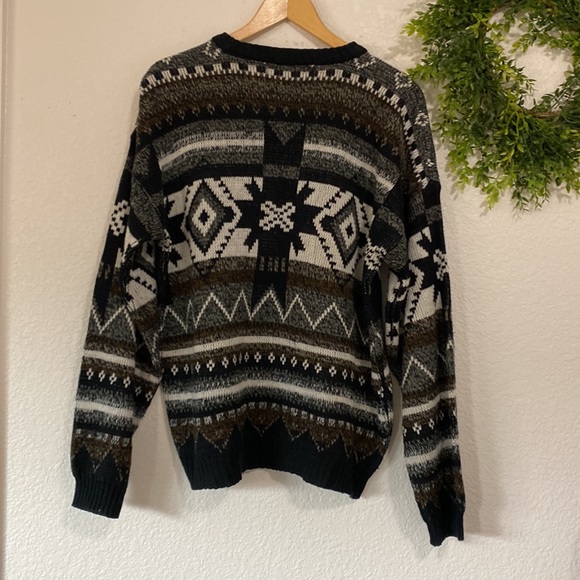 Graphix Men's Vintage Geometric Sweater - Picture 2 of 9